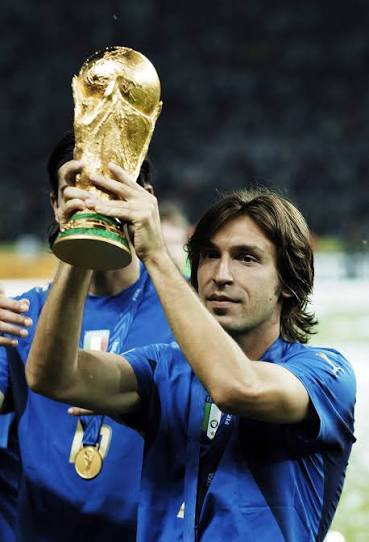 Misurelli77's tweet photo. Avete trattato un campione del Mondo come un poveraccio, come un pezzente.
Ma i veri poveretti e pezzenti siete voi.

Totale solidarietà https://t.co/3byYFngRmE