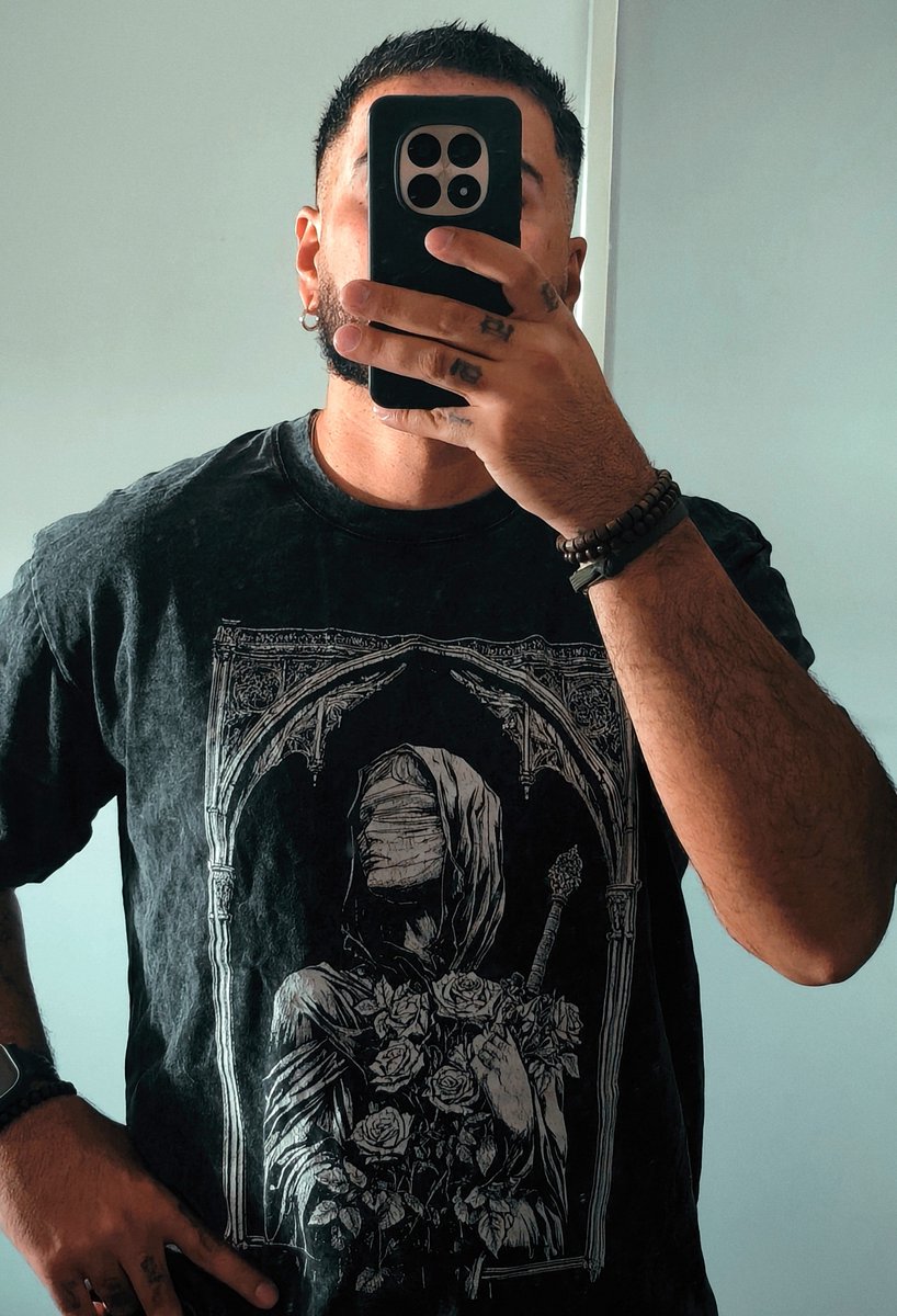 Net0BR's tweet photo. Liberação pra andar com t-shirt amassadas ?? 

😎🤘 https://t.co/iy4p86cb8Y