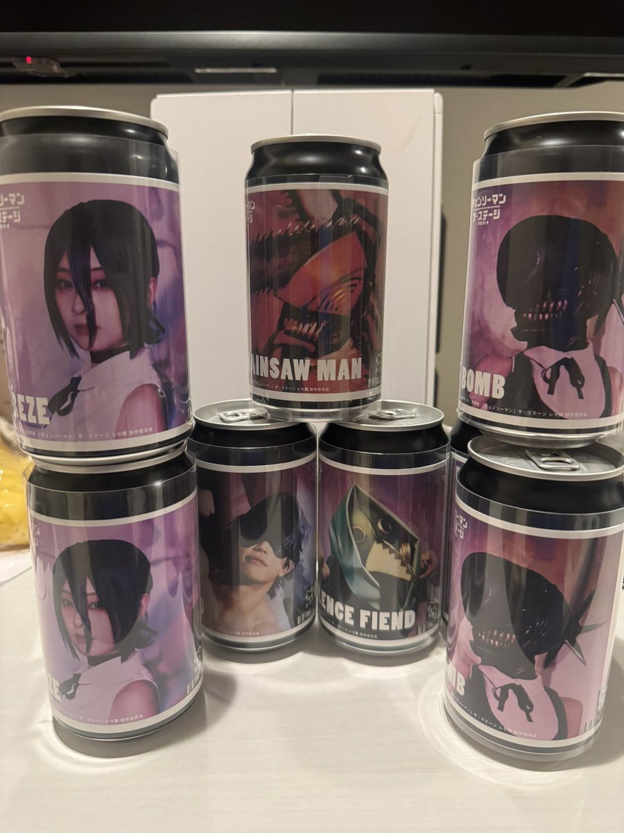 chi____1390's tweet photo. 【交換】チェンソーマン ザ ステージ チェンステ 
ランダム　ラベル　ラベル缶　交換

譲》レぜ　(相馬結衣)、暴力、ビーム、ボム、チェンソーマン
求》マキマ、天使、デンジ
定価、異種類、複数対1との交換可能、相談次第

東京公演期間手渡し https://t.co/eesBCUv6tU