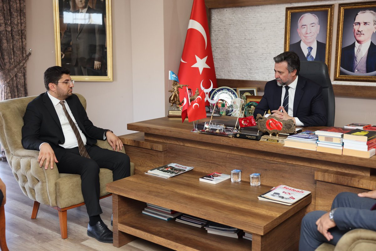 mhpantalyail's tweet photo. Milliyetçi Hareket Partisi Serik İlçe Başkanımız Ahmet Güzel Bey ve Yönetimi, İl Başkanımız Sn. Sadullah Güneş Bey’i makamında ziyaret etti.

Nazik ziyaretleri ve hediyeleri için teşekkür ederiz.

#MilliyetçiHareketPartisi #MHPAntalyaİlBaşkanlığı #MHP #Antalya #SadullahGüneş https://t.co/zM5NujjMjk