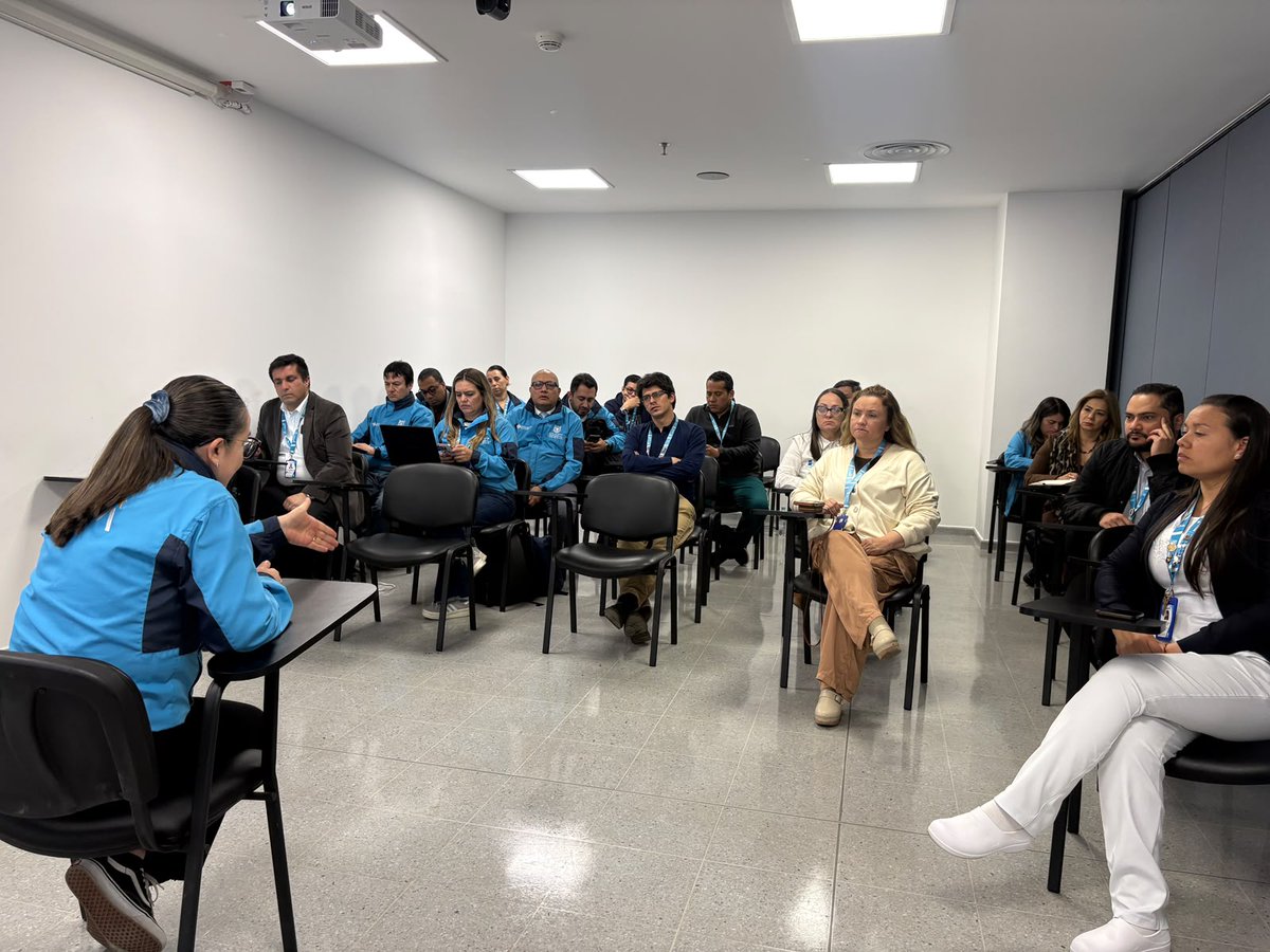 SubRedSurOcci's tweet photo. 💙 En la madrugada de este lunes, 27 de julio, la doctora Andrea Hurtado, gerente de la Subred Sur Occidente, dio inicio a la jornada de hashtag#GerenteEnCasa en el SER Bosa (Hospital de Bosa). https://t.co/OK2PMDepg2