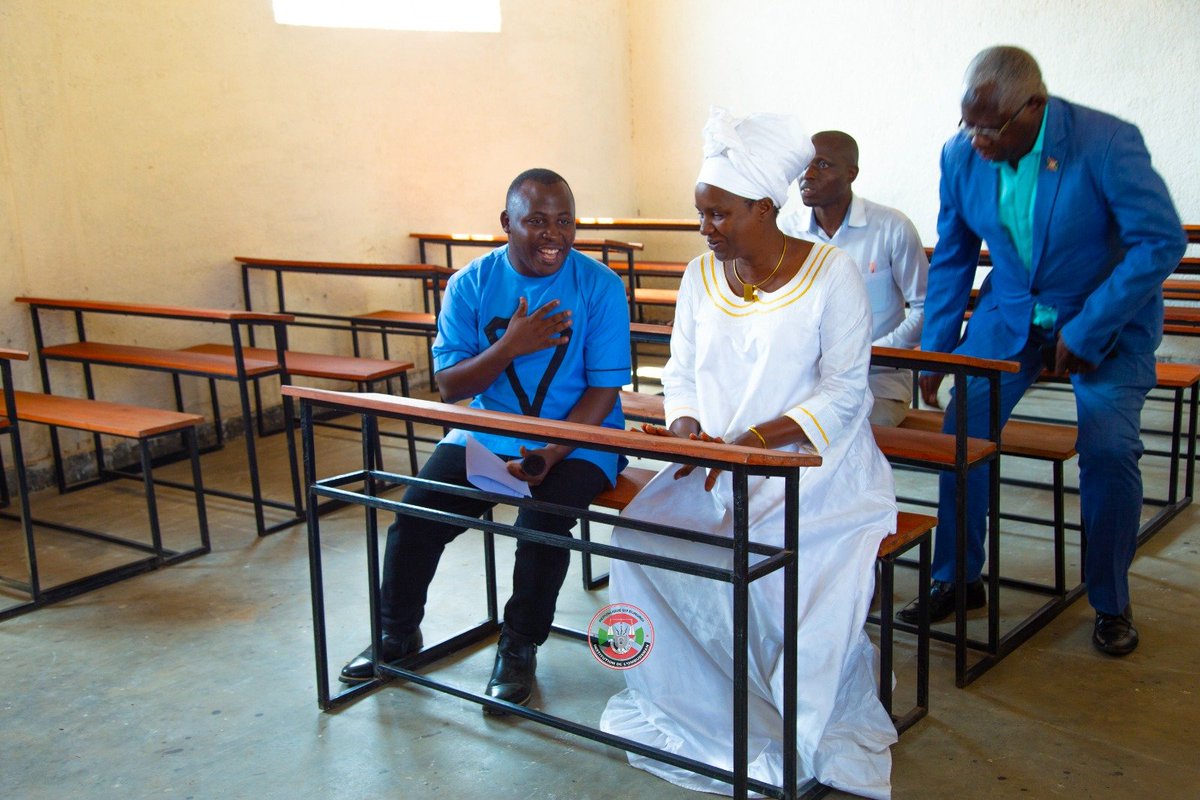 OmbudsmanBI's tweet photo. L’Ombudsman du #Burundi Aimée Laurentine KANYANA a présidé les cérémonies d’ouverture de l’EMMA International High School. Une initiative qui renforce l’éducation de qualité au Burundi et perpétue l’héritage du Feu Mohammed RUKARA, ancien Ombudsman. https://t.co/GqFV673dBe