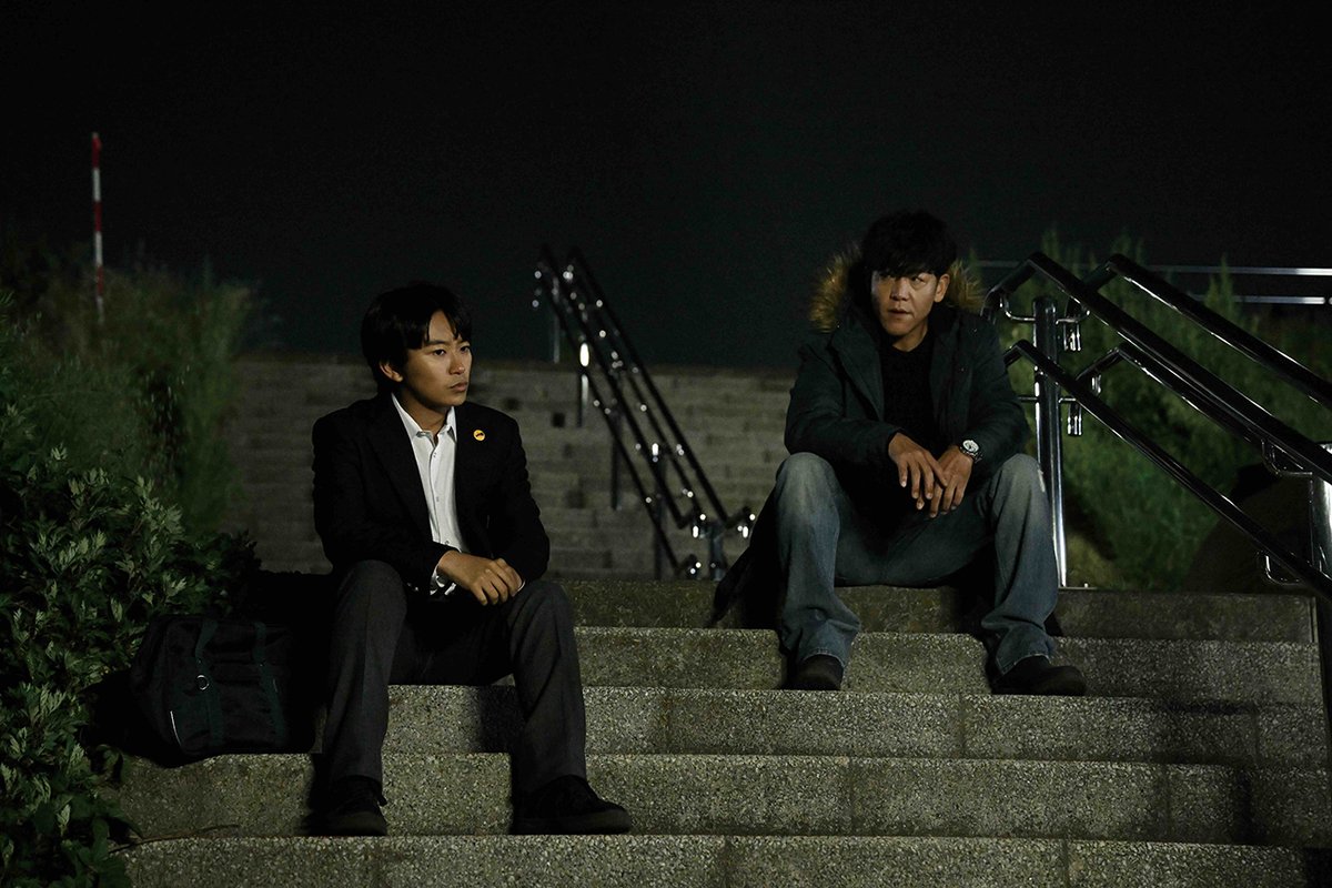 thetvjp's tweet photo. #加藤清史郎“三井”、謎の男からリストと
金を受け取る #吉澤要人“高橋”を
問い詰める＜#スピナーベイト＞

▼記事の続きはこちら
https://t.co/HjqCWMjbyP

@spinnerbait_tv https://t.co/qUoLUu5FMi