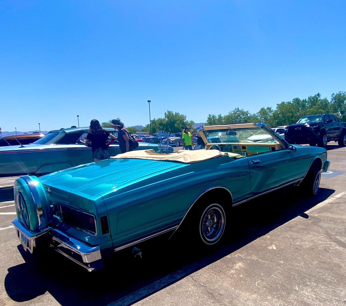 ivanpzrodic's tweet photo. Chevrolet Caprice from 1980s https://t.co/E6FwVuxPuD