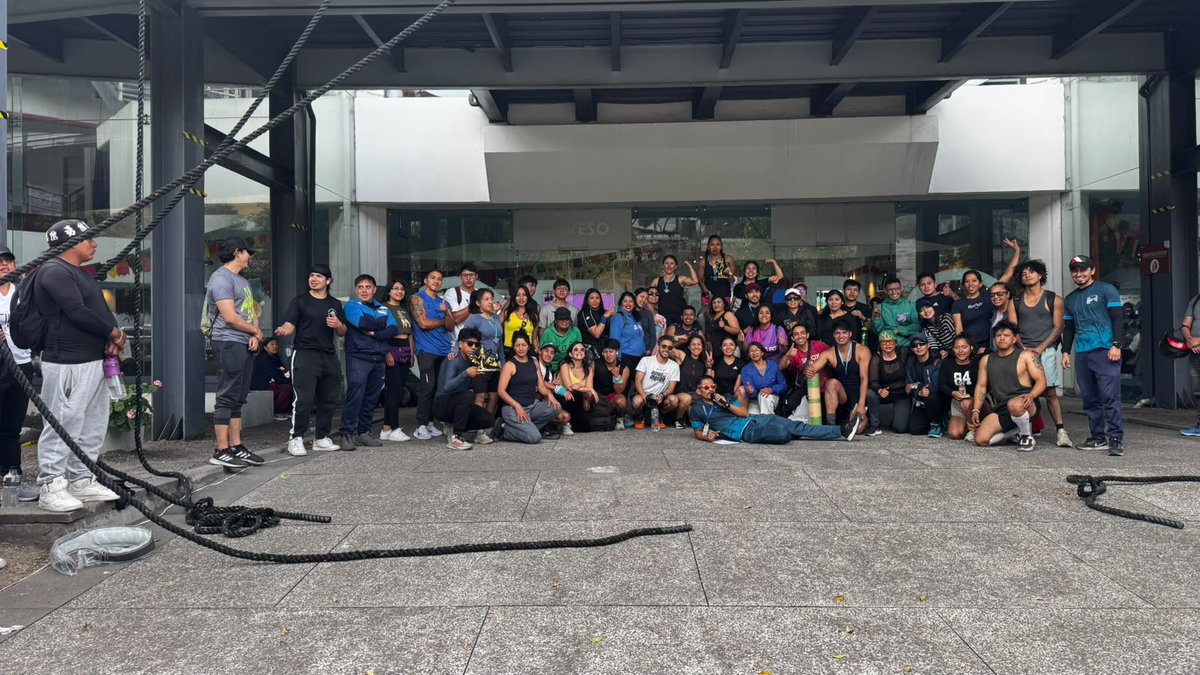 quitocumanda's tweet photo. 🏃🏽‍♀️ #VeranoDeLasArtes | La comunidad deportiva del Parque Urbano Cumandá volvió a demostrar que el deporte también es una forma de encontrarnos, motivarnos y crecer juntos. 

@culturaquito

#QuitoRenace
#QuitoNoSeDetiene https://t.co/CM8XJIlugp