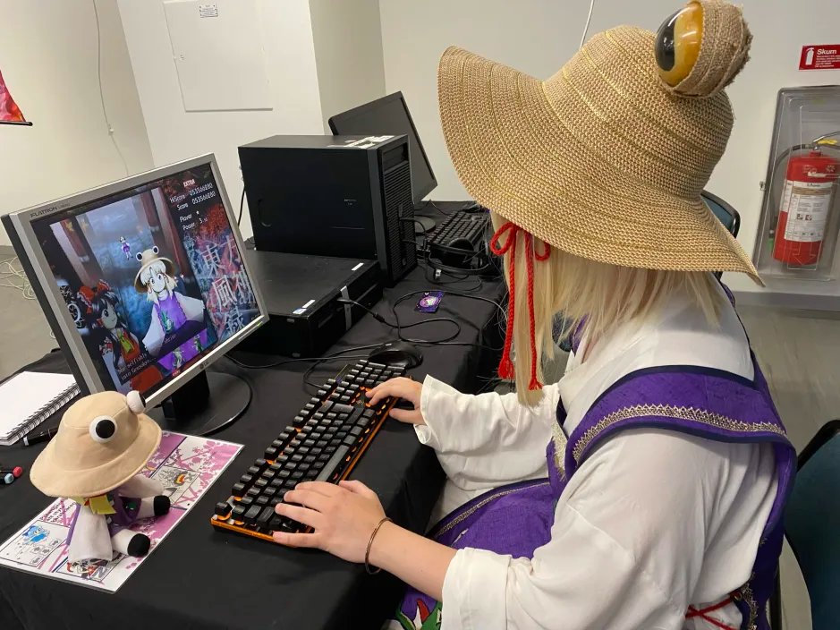 speargsun's tweet photo. suwako gaming https://t.co/BrwYo5I0rE