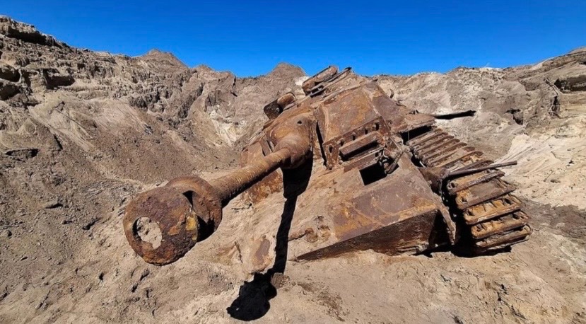 historyinmemes's tweet photo. A remarkable discovery was made during construction work at Nordholz Naval Air Base in Lower Saxony, Germany, in 2026. A Sturmgeschütz III assault gun had remained buried beneath sandy soil for more than 80 years and was found in an unusually well-preserved condition. The vehicle was recovered on June 1, with experts suggesting that the sandy ground helped protect it from further deterioration.

The mystery of how the vehicle ended up underground was also uncovered. According to the Cuxhaven district archaeology office, Allied forces disposed of the abandoned StuG III after World War II by pushing it into a former defensive trench and covering it with sand. Similar methods were used in the postwar period to bury leftover military equipment in trenches and bomb craters.

The StuG III was built on the chassis of the Panzer III but differed from traditional tanks because it lacked a rotating turret. Instead, its 75 mm cannon was fixed inside a low armored superstructure, meaning the entire vehicle had to turn to aim at targets outside the gun’s limited range of movement.

Originally designed to provide infantry support, the StuG III evolved into one of Germany’s most effective anti-tank vehicles during World War II. The recovered vehicle appears to be a later-production model, and specialists plan to preserve it rather than restore it to a like-new appearance. It is expected to be displayed at the German Tank Museum in Munster before eventually moving to the Bundeswehr Military History Museum in Dresden.

The StuG III became the most-produced fully tracked armored fighting vehicle used by the Wehrmacht. Its turretless design made it cheaper and easier to manufacture than conventional tanks while still allowing it to carry a powerful gun, making it one of Germany’s most significant armored vehicles of the war.
