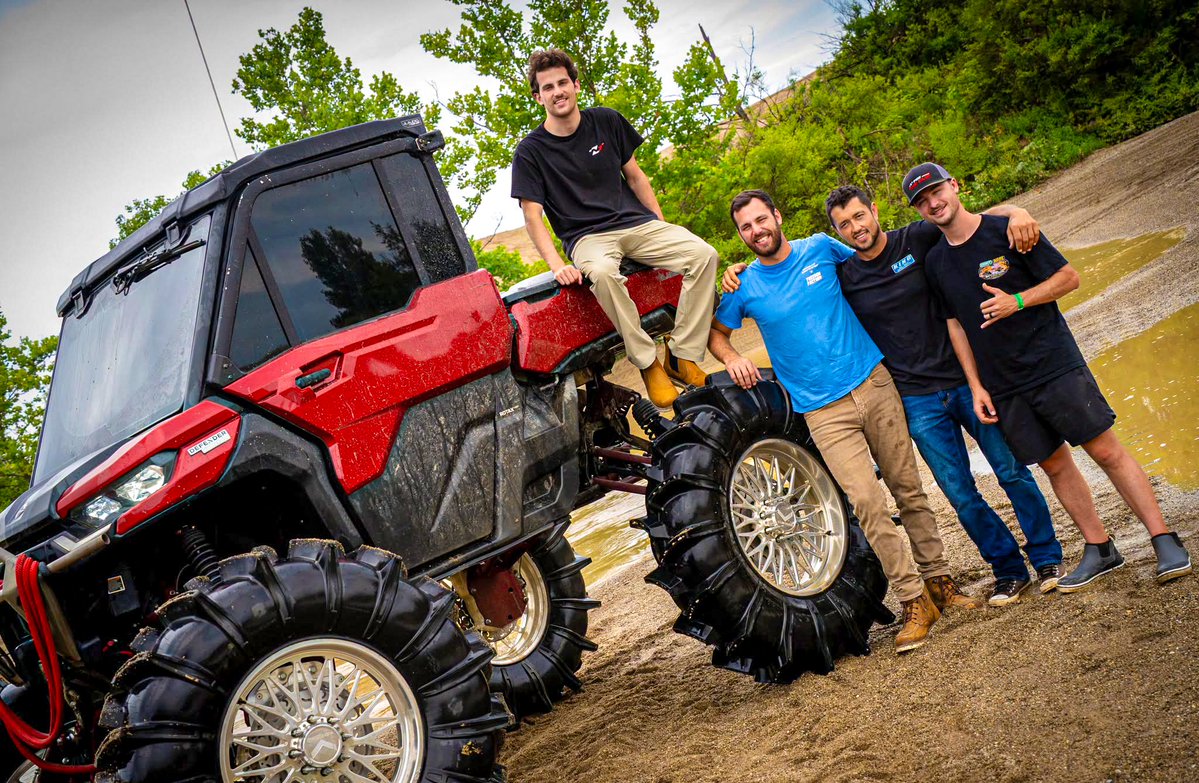 superatvtweet's tweet photo. @kyleccullen shows up and shows out at
@badlandsoffroadparkin in Attica Indiana with the
massive @CanAm #Defender on a #SuperATV
BJD 6-inch suspension lift with #RhinoAxles, 8-inch
Dual Idler GDP portal gear lift, and 50-inch
#AssassinatorTires! 💪⚙️ https://t.co/3ygtMks47U