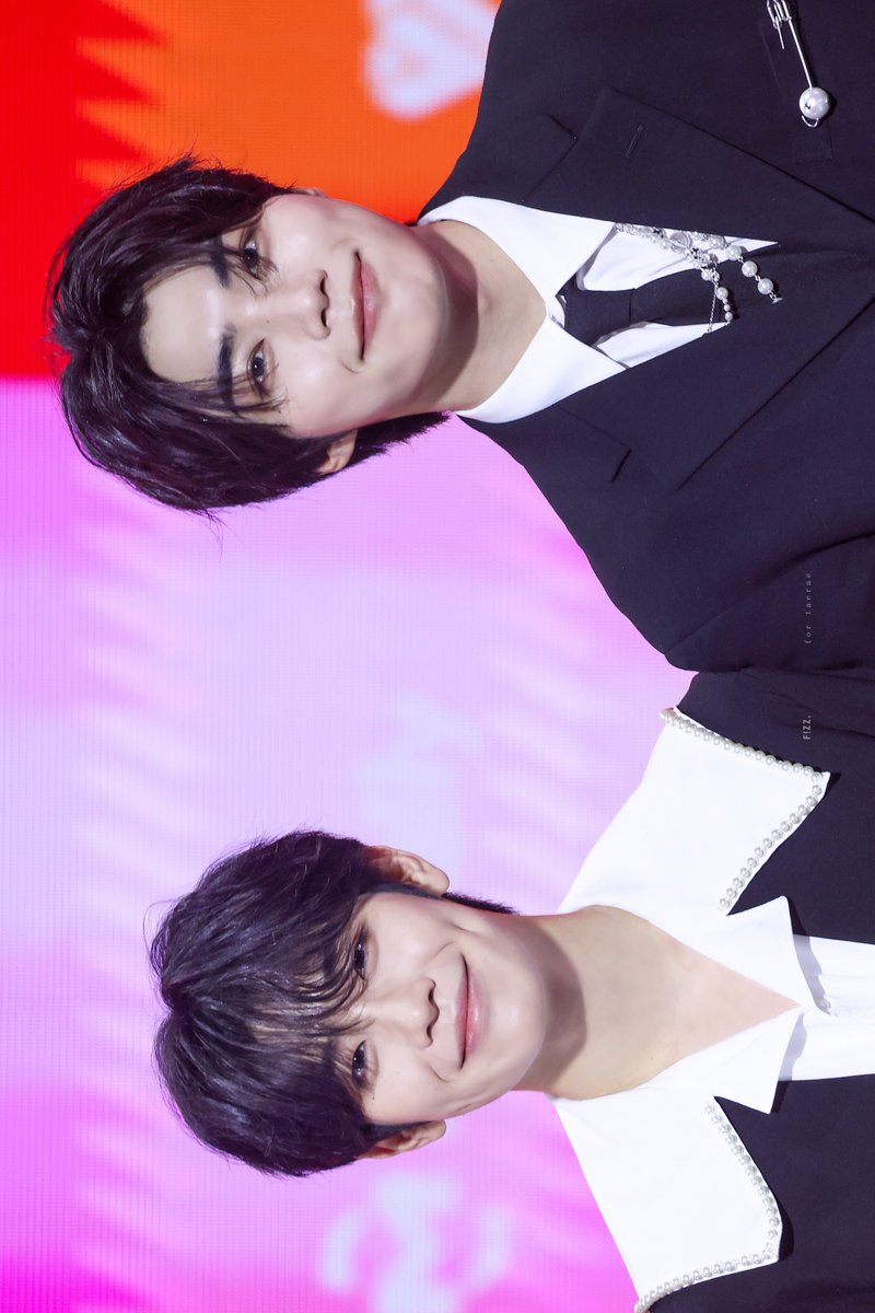 FIZZ0714's tweet photo. 260725 SMA

태건브이☺️

#김태래 #KIMTAERAE #キムテレ
#제로베이스원 #ZEROBASEONE #ZB1 https://t.co/PWjguy2oWW