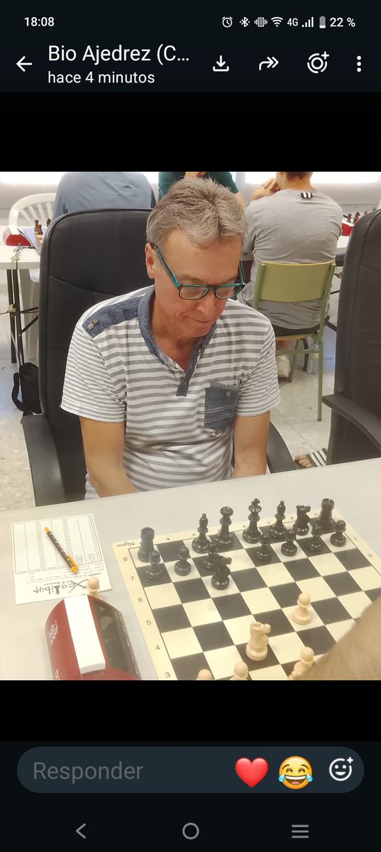 JOSEPOV's tweet photo. @perezreverte .....y con una partida de ajedrez, fantástico, un saludo https://t.co/gNC1LHJGQ8