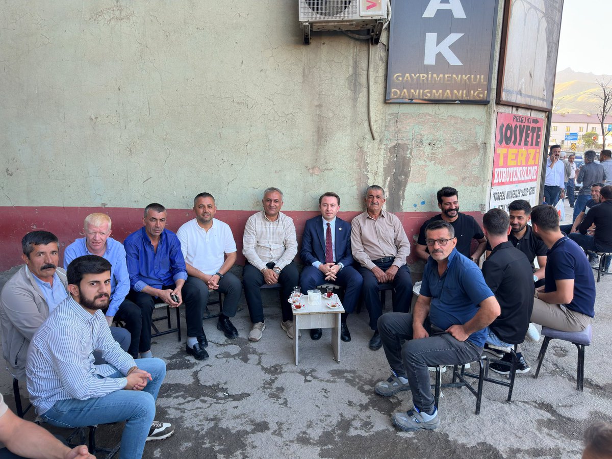 Volkanhulur's tweet photo. Güzel insanlarla akşam sohbeti..

📍Yüksekova https://t.co/Pq2YMvJrqo