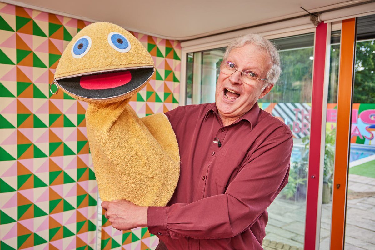 MorrisBrightMBE's tweet photo. Sad to hear puppeteer Ronnie Le Drew has died, at 78. Almost 500 episodes of Rainbow handling the eponymous Zippy, plus stints on the Sooty Show &amp; films inc the Muppet Christmas Carol, and Labyrinth made @ElstreeStudios, Ronnie was a master of his craft &amp; a thoroughly lovely chap https://t.co/pDu2khyxfO