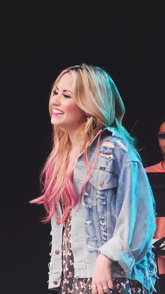 trainwwr3ck's tweet photo. aceitem o hit que esse cabelo foi https://t.co/hztLEIW2tE