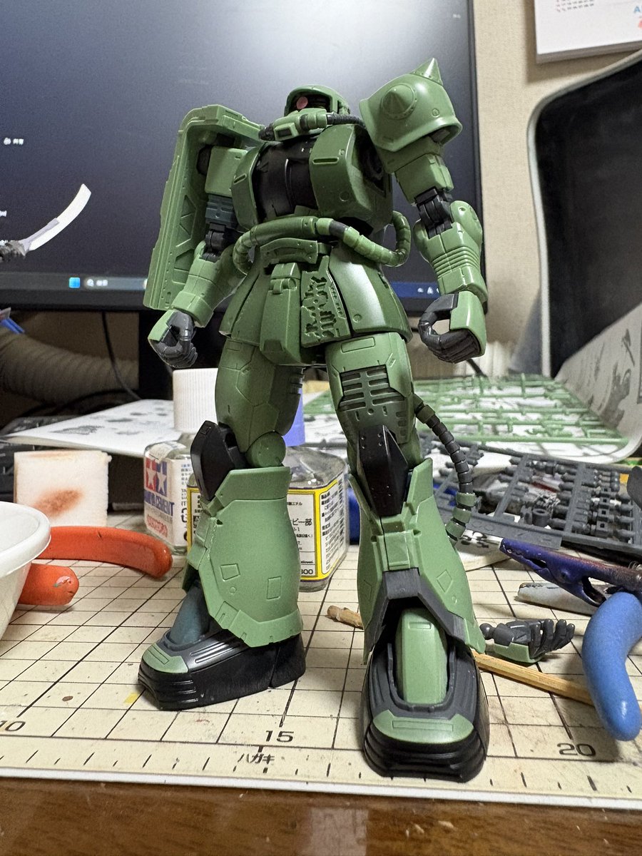 tyanebisan's tweet photo. 今日の一枚
ドアンザク
仮組みまで一気に済ませた

HGオリジンザクがベースの為か
顔以外は普通にカッコイイ

流石に当時TV放送版は厳しいか…😅

#ガンプラ #ククルスドアンの島 https://t.co/5KxumjWxYh