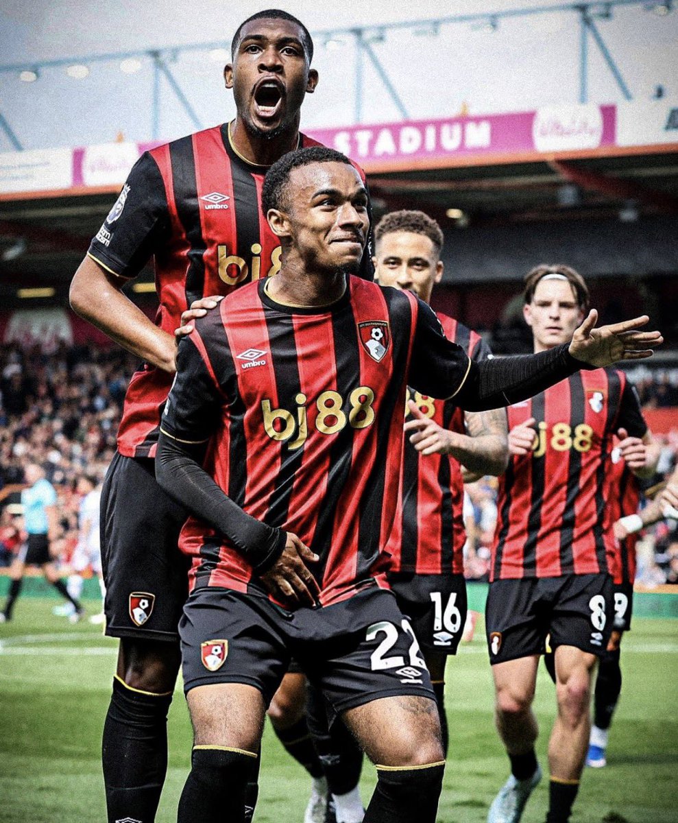 Tobs_fc's tweet photo. 🚨 DO YOU KNOW: Junior Kroupi only missed 3 chances out of 16 chances created for him last season. He scored the remaining 13. 

This lad is clinical. Bring him home. 😭 https://t.co/VjoGj8COmm
