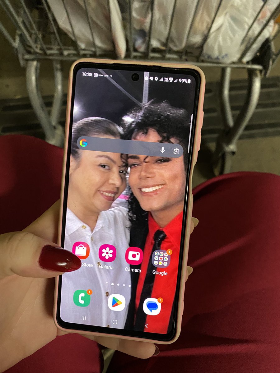 imnottete_'s tweet photo. OLHEM O PAPEL DE PAREDE DA MINHA MÃE KKKKKKKKK https://t.co/D57zaccNwv