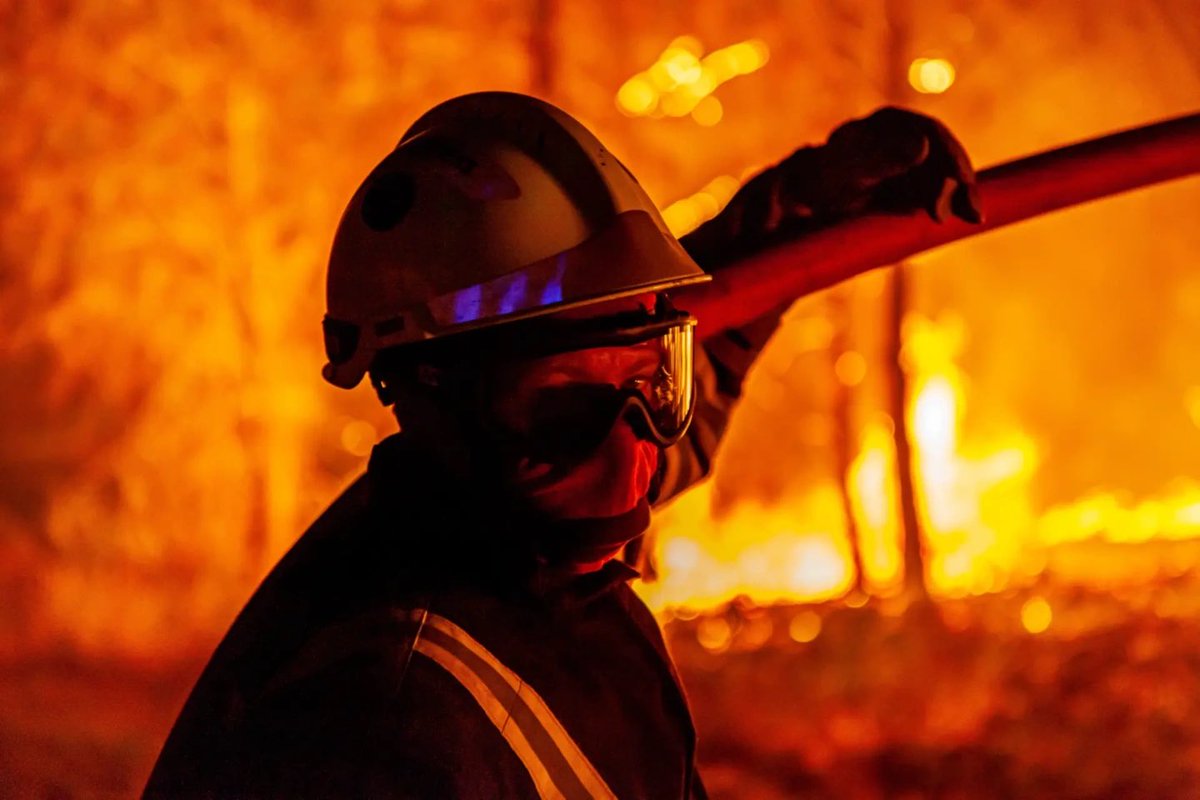 REACTUoff's tweet photo. ‼️URGENT | Le caporal Laurent Manson, 38 ans sapeur-pompier des Bouches-du-Rhône est mort durant les incendies, le véhicule aurait fait une sortie de route. Il circulait seul dans l'engin. 
#reactu #pompier #incendie #gironde #alerteinfo https://t.co/92kjuqWRhm