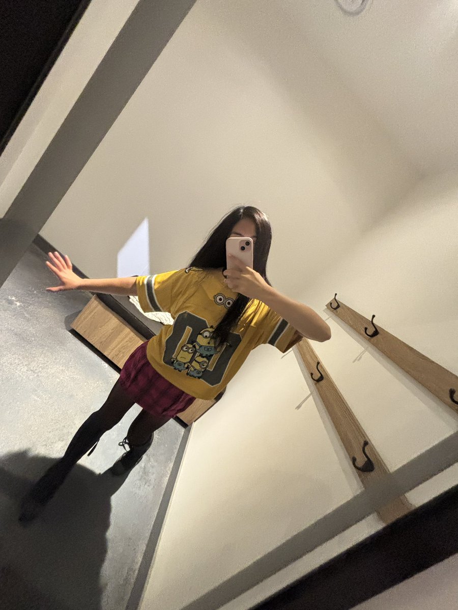 phemical's tweet photo. i need to buy more minion shirts https://t.co/8CSnIpKeUA