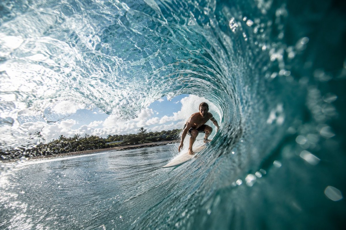 surfreportbr's tweet photo. Dentro do tubo, o tempo desacelera e tudo se resume a leitura, equilíbrio e conexão com a onda perfeita. 🌊🏄♂️
#Surf #Surfe #Barrel #TubeRide #SurfLife #Ocean #Aloha #SurfeReport https://t.co/uW971fTDj3