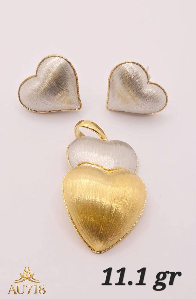 au718goldstore's tweet photo. Crafted in authentic 18K Italian gold, this elegant heart collection blends warm gold with a refined white finish for a look that's effortlessly luxurious.
🤍 Premium craftsmanship
#Au718 #18KItalianGold #LuxuryJewelry #GoldJewelry #HeartCollection #TimelessElegance https://t.co/3wAPZLWEXB