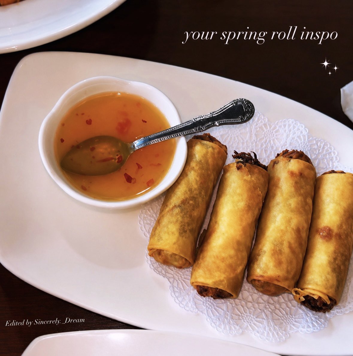 memoirsofdream's tweet photo. Today’s little luxury 🍚❤️

I love different cultured foods here's one of my favsssss 🥰

Thai Spicy Shrimp + Chicken Fried 🍚 Chicken Wings + Thai Sweet Sauce &amp; Spring Rolls 😋

What's some of your favorite food ? Let me know in the comments . 
———— Memoris of Dream 💋 https://t.co/ChSl5eMNdP