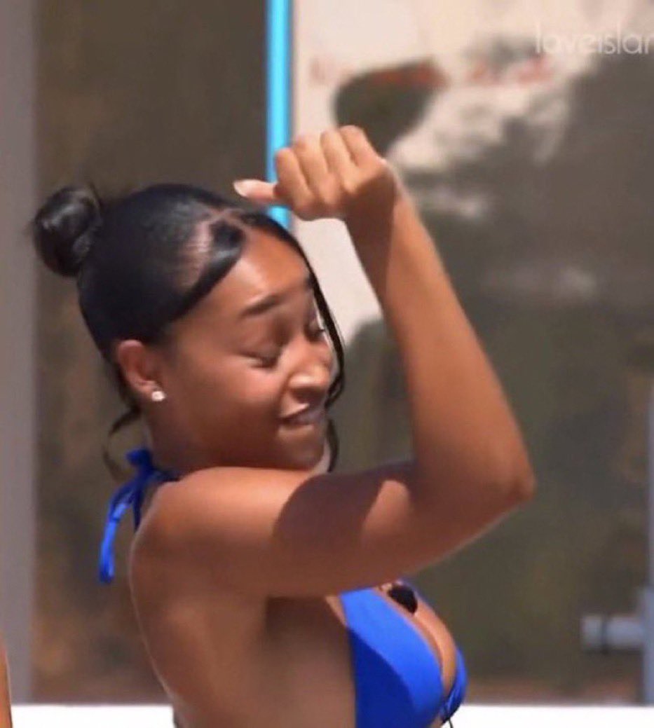 tbykim's tweet photo. the concept of two non-english girls winning love island uk two years in a row is wilddddd. let julia take her crown #loveisland https://t.co/LN1NFGxYyJ