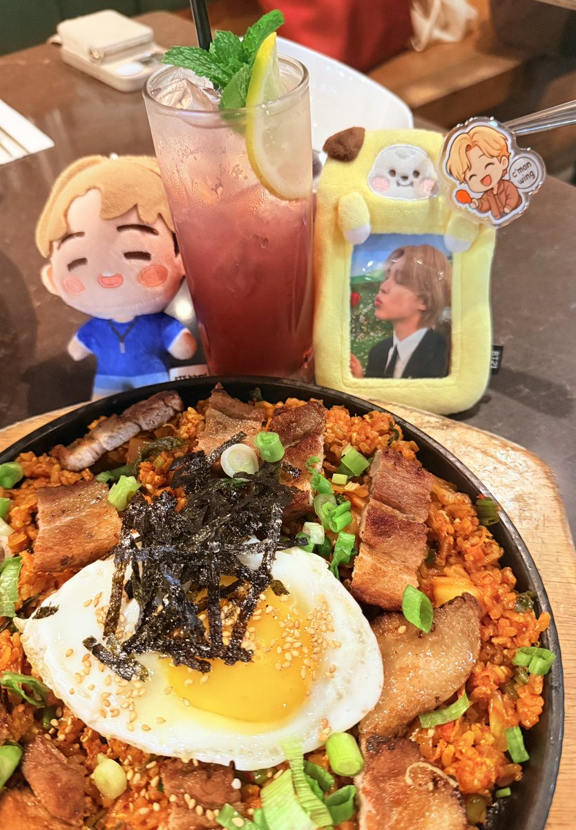 rockb1son's tweet photo. #BTS_THECITY_ARIRANG_NEWYORK

Jimin joining me on the city tour around ma city. 

Wonjo at K-Town. The servers saw me trying to take pictures with my plushie and they smiled and said BTS?? I said yes ☺️. They came over and was helping me set up my plushie and PC. Such cuties! https://t.co/zZW0iFJy1e