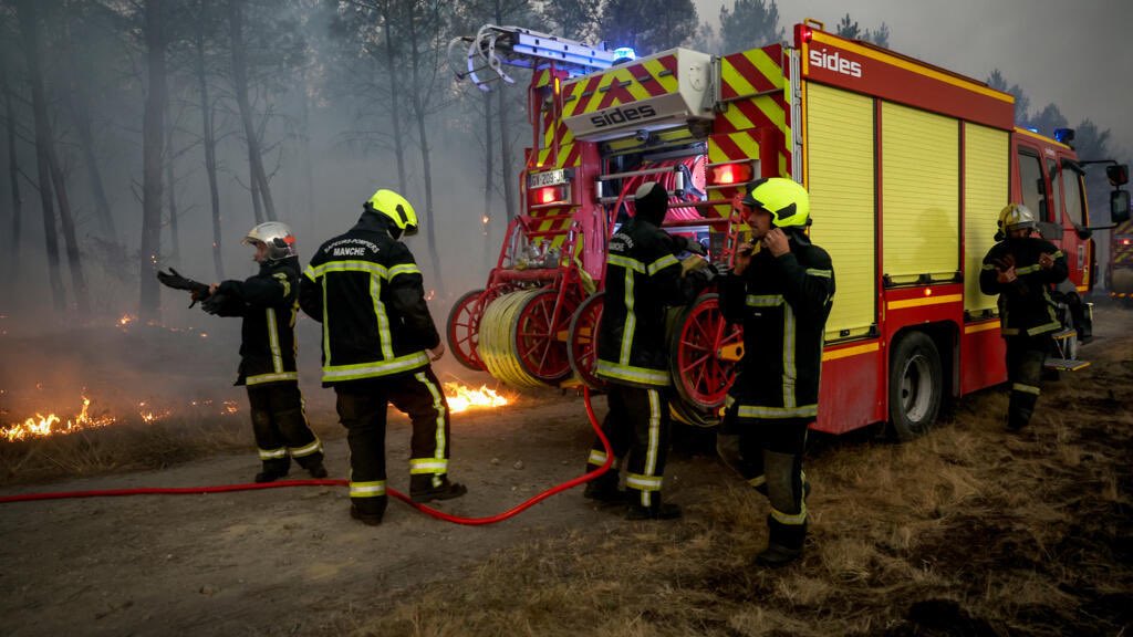 NoviaNewsGroup's tweet photo. 🚨🇫🇷🧑‍🚒 ALERTE INFO | Les pompiers des Bouches-du-Rhône annoncent la mort en service du caporal Laurent Masson, 38 ans, pompier volontaire à Saint-Étienne-du-Grès. Son véhicule a fait une sortie de route alors qu’il partait ravitailler un camion en carburant. https://t.co/K9hVgCNsLE