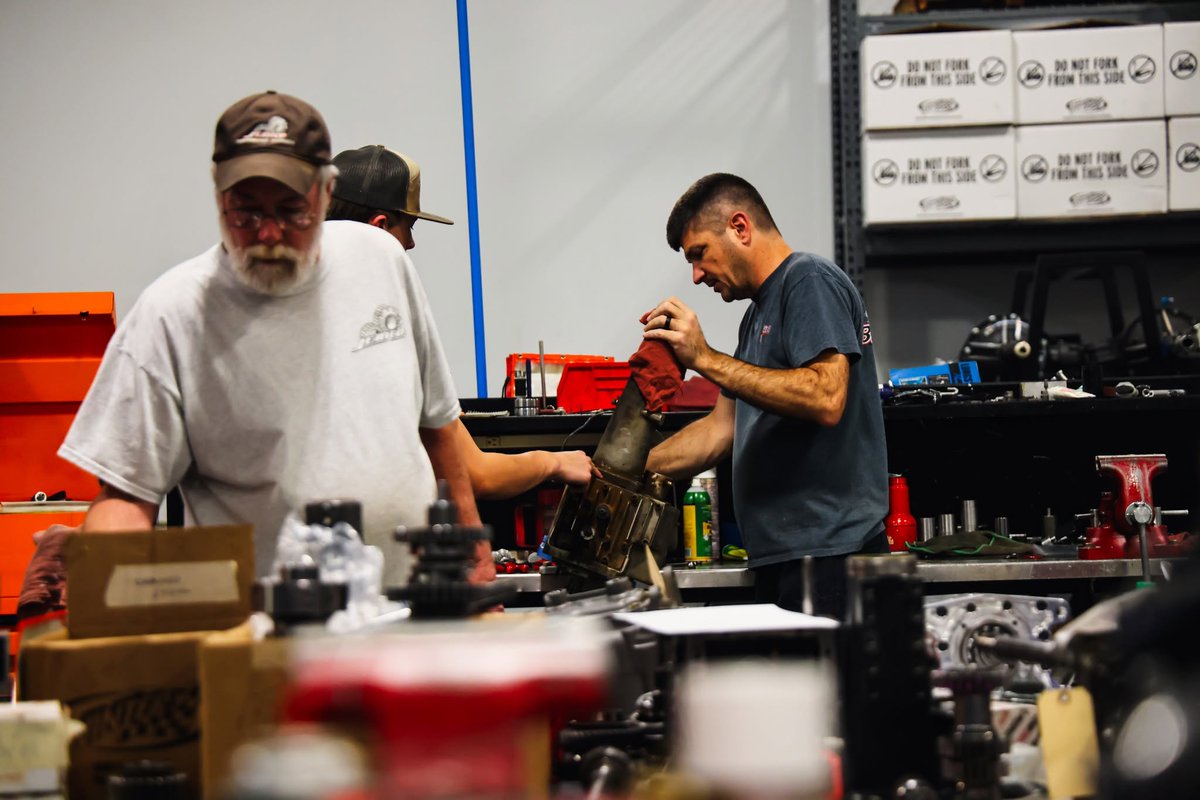 BuzzeRacing's tweet photo. Busy week ahead at Buzze Racing! 🔧

The shop is full, the work is stacking up, and the team is ready to keep things moving. Let’s get after it! 👊 #BuzzeRacing https://t.co/g4JU83rEAD