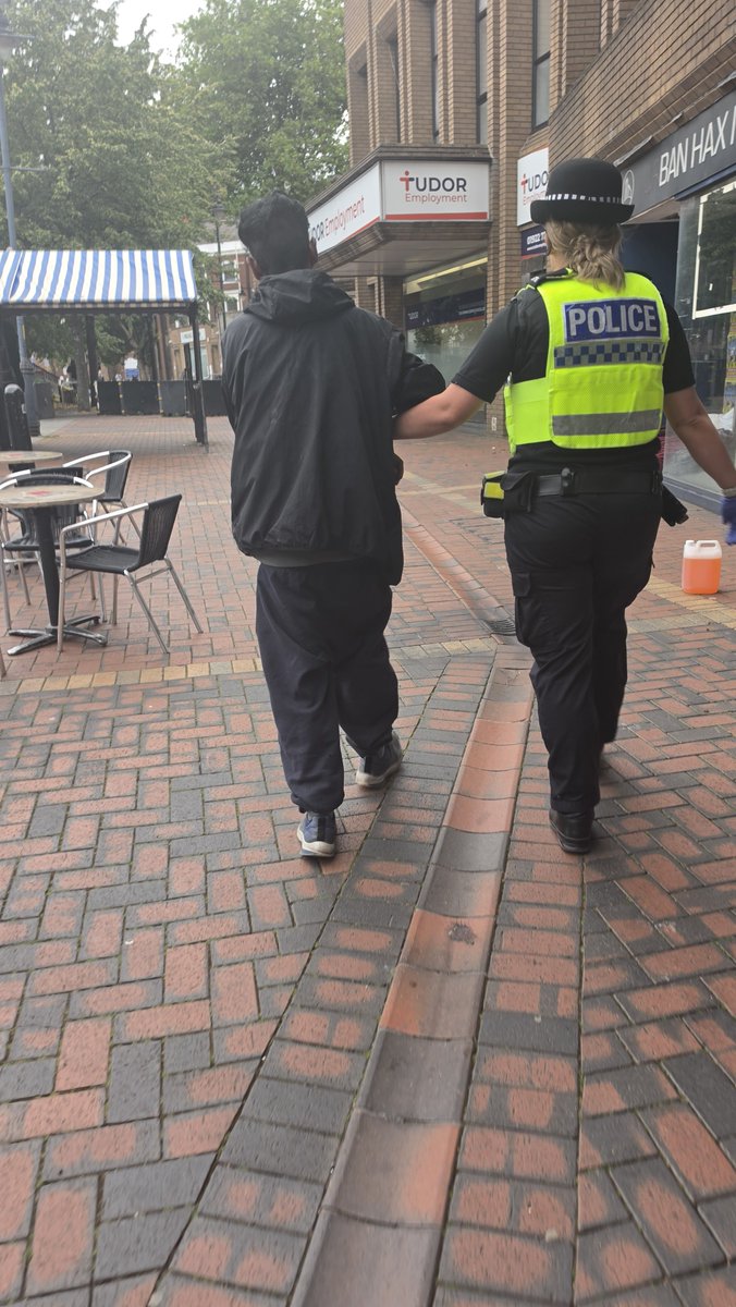 StMatthewsWMP's tweet photo. This morning an adult male shoplifter was arrested for shop theft. He was later interviewed and charged. #cell4one #neighbourhoodpolicing https://t.co/rdGyE6ssAA