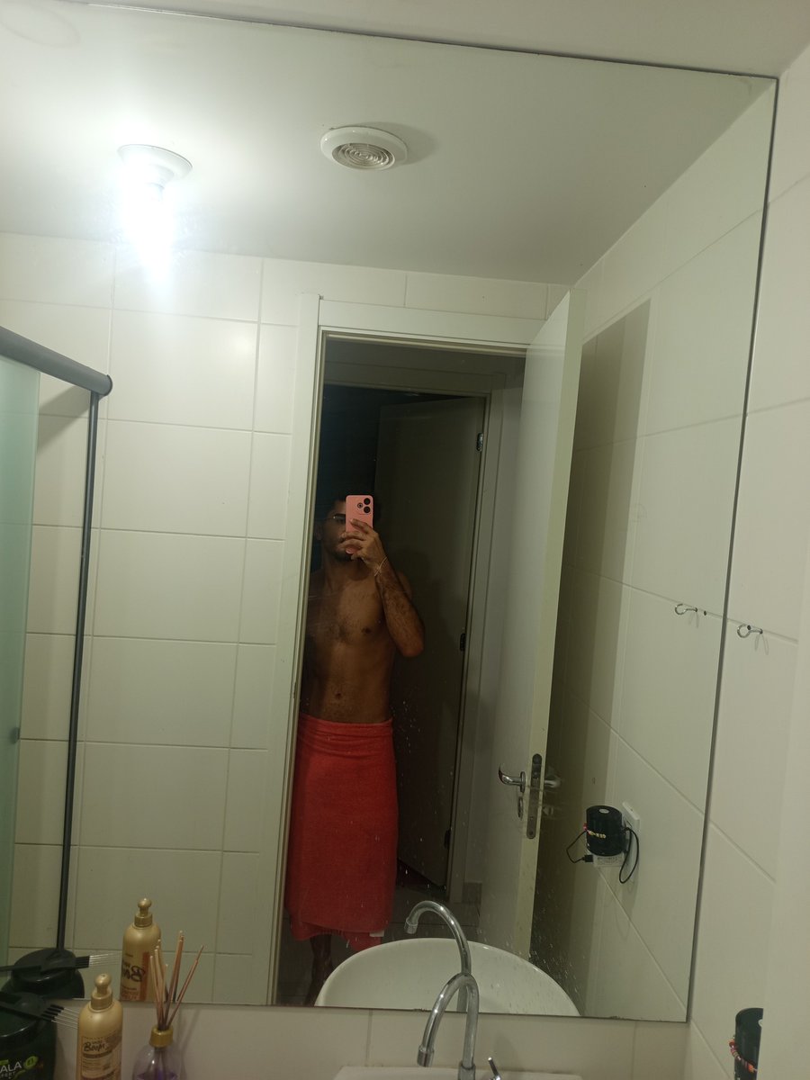 iamwesleyborges's tweet photo. Tomar uma ducha 🚿 
#CHUDAİ
#PINTOAWARD 
#BROTHERAGEMㅤ https://t.co/gGPH49KGuE