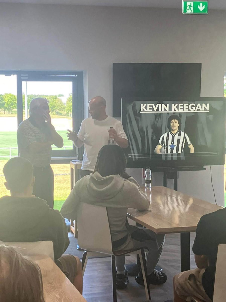 NUSCuk's tweet photo. A little insight to the return of KK 

It’s publicly reported everywhere and quoted that KK never came back to NUFC but under the radar his friend Graeme Forster took him in last year - the Academy final day before they broke for summer.

It was arranged with no fanfare or publicity because King Kev insisted the visit was for the young lads and the staff. He didn’t want the attention on himself or anything to distract from them. Typical Kev, humble, selfless, and always putting others first. 🖤🤍

They were only aware they had a very special figure visiting them and a collective gasp was drawn when he entered the canteen, which was packed out in anticipation.

There was an informal open forum chat with them inc tales and laughs then he stood for photos with everyone in attendance from players, coaches,kitchen staff to security and the best thing is…at the end KK asked director Steve Harper to round up the players being released, literally their last NUFC day as a trainee pro and he gave them all a motivational speech impressing on them they had to keep going and with rejection you gain strength!.

Sean Neave was amongst the young ones who got a proud photo with him.

Simply incredible. #NUFC