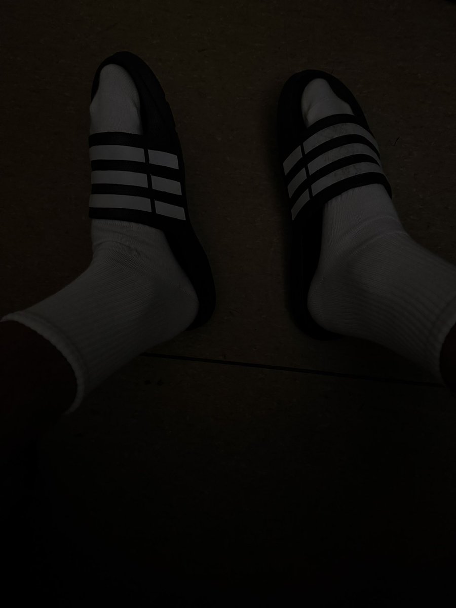 MasterFelix01's tweet photo. Heute gibt’s nur einen kleinen Vorgeschmack. Der Rest muss sich verdient werden. 👀

#feetfetısh #feets #feet #socks #loser #master #sklave #paypig #money #fypシ゚viral #fyp #fy https://t.co/mmV1pLIkpo