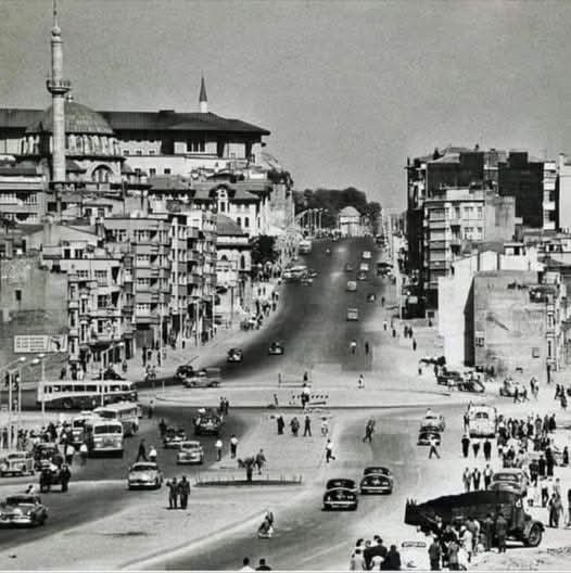 beylerbeyigrup's tweet photo. 📌Aksaray Meydan 1960'lar. https://t.co/tx7YJm75qD