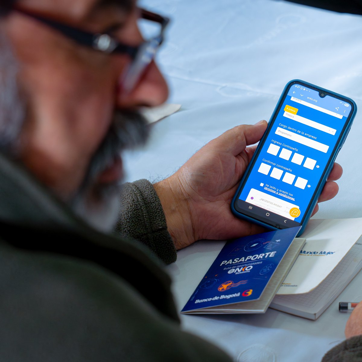 BancodeBogota's tweet photo. A través de #ENKO, el programa de educación financiera de Banco de Bogotá y @Visa, y gracias al trabajo conjunto con la @GobBoyaca , seguimos acompañando a empresarios de la región con herramientas, conocimientos y formación para fortalecer sus negocios.🚀 https://t.co/sJPVKjwrw9