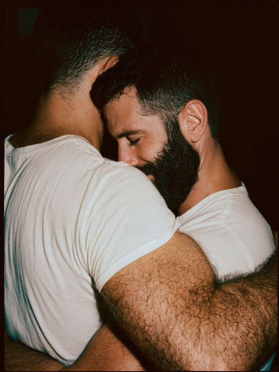 HAIRY GUY(The Ugliest) tweet media