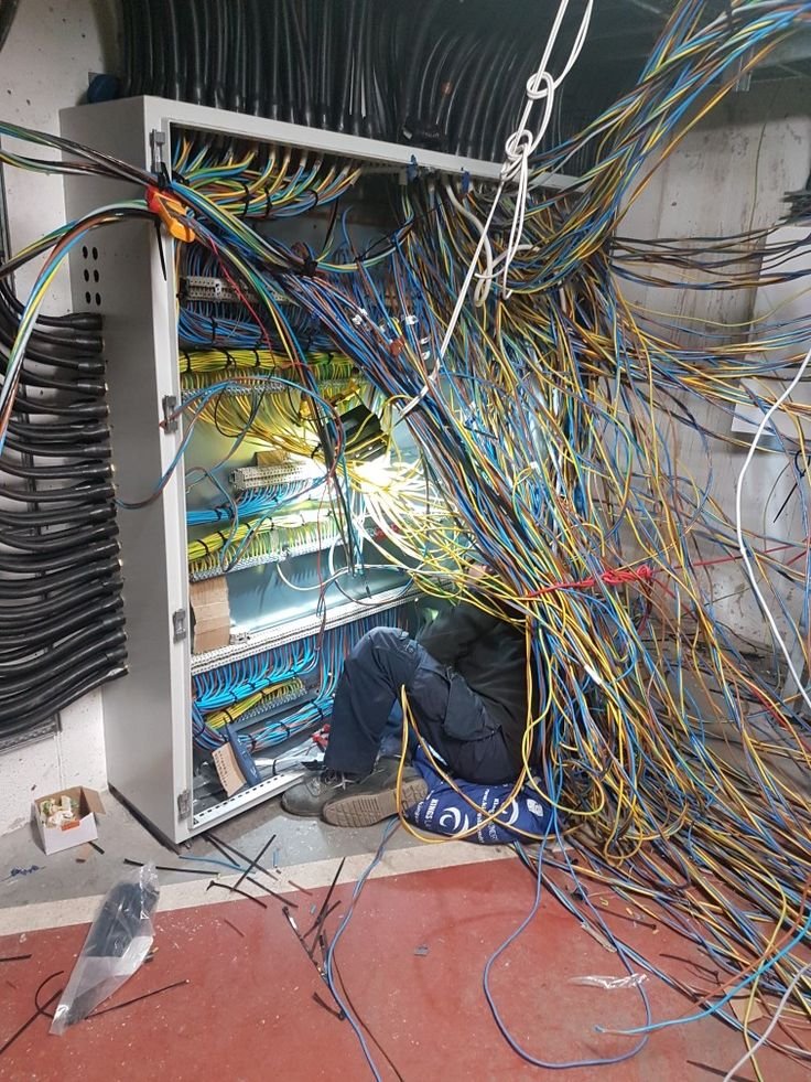 purlo404's tweet photo. @XBOXSupport the ONLY engineer: https://t.co/HMmZdVceZ7