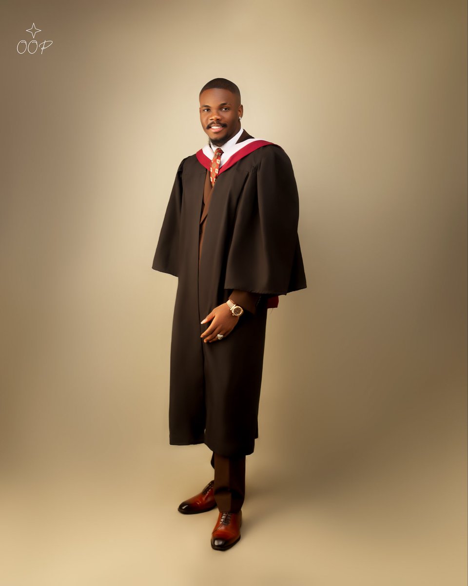 nellyboi__'s tweet photo. 2022: dropped everything to chase the music.
2023: walked back into the classroom to finish what I started.
2026: BSc Computer Science, 4.2 CGPA, Second Class Upper -Babcock University. 🎓Balanced the books, ran the school as University Social Director, and still came out on top https://t.co/XVnagIGDnK