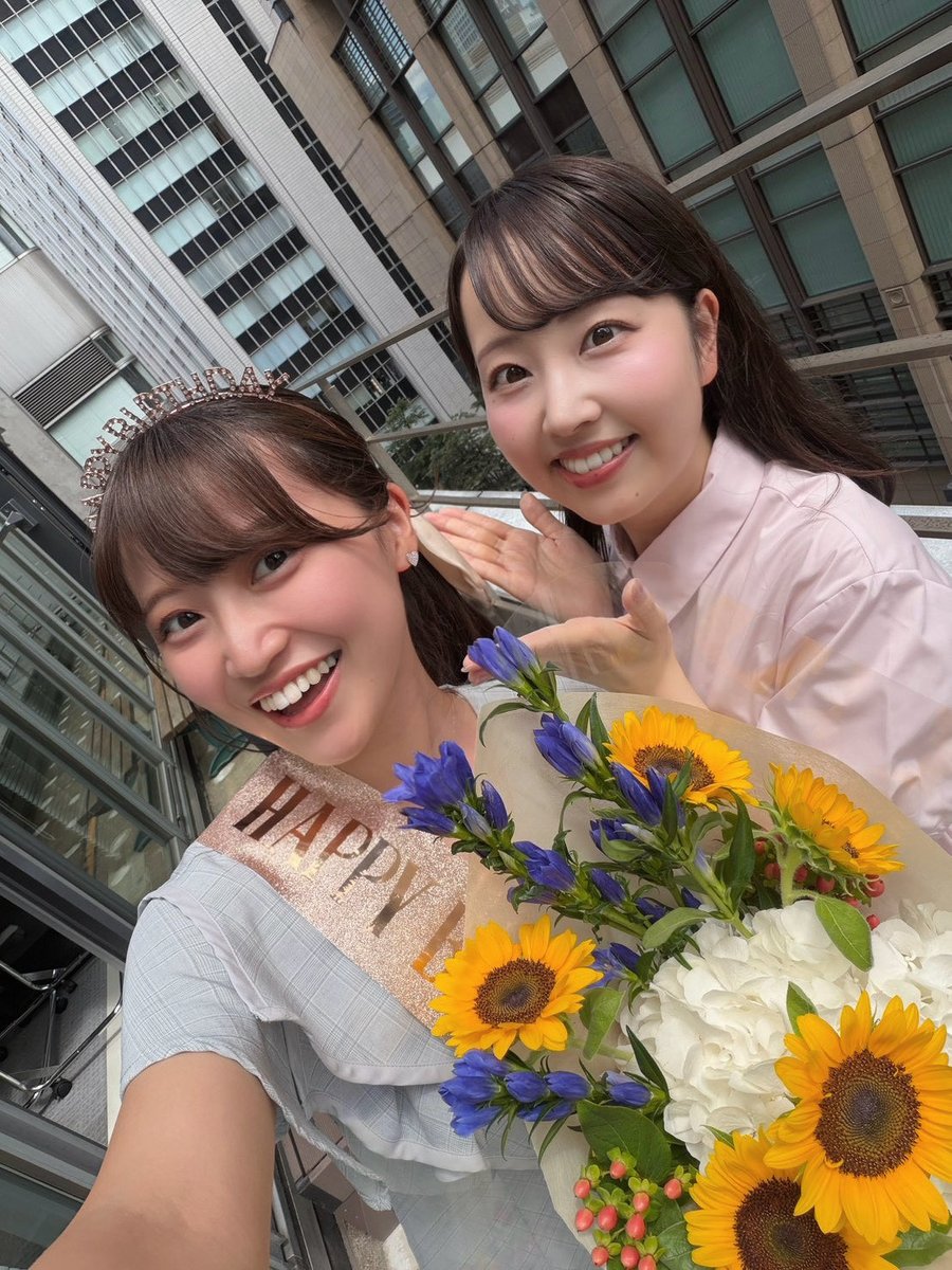 lfkanonmaejima's tweet photo. おはようございます☀️
昨日、熊谷アナから誕生日をお祝いしてもらったので思い出を💭
もう7回目だね！毎年プレゼントを熟考してくれるみほ、ありがとう🧸🫶
アサカフローリストさんで頂いたブーケとともに、2人でプチパーティー！💐
これからも一緒にハッピーでいられますように🌈
#垣花正ハッピー https://t.co/SynwpoiSS9