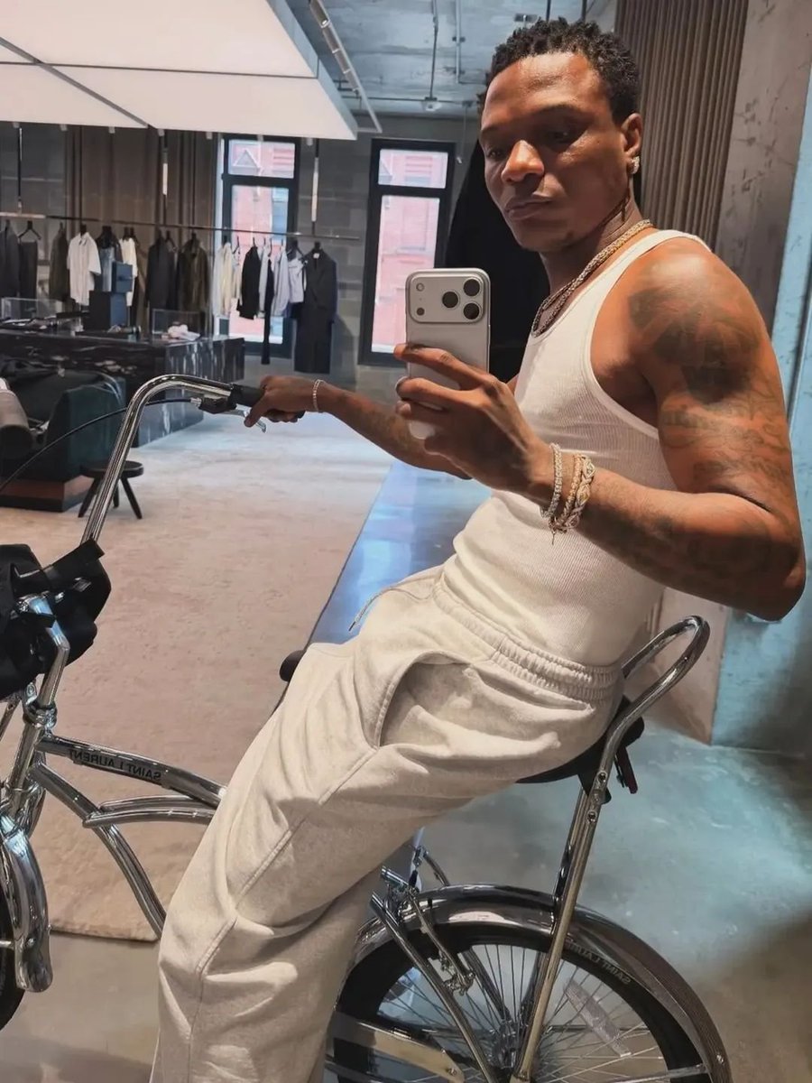 afro_nigeria's tweet photo. Wizkid and his wife Jada P hits the gym 💪 https://t.co/FdD0ivmr7P