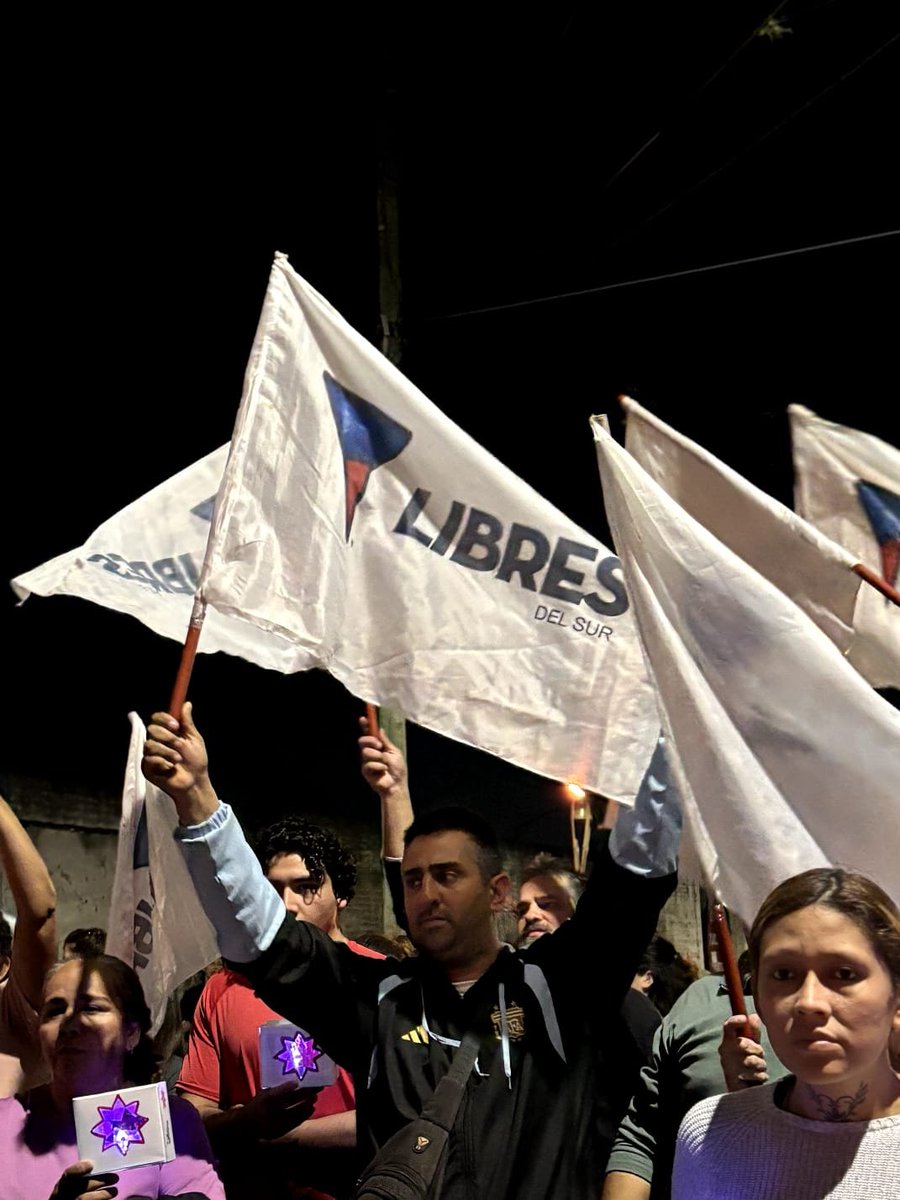 libresdelsurtuc's tweet photo. Frente al abandono, respondemos con organización, presencia territorial y la firme convicción de que la justicia social y la dignidad de nuestro pueblo no se negocian. ❤️

#EvitaEterna #26DeJulio #JusticiaSocial #LibresDelSur #Tucumán #EstadoPresente https://t.co/vB2OUoHyfV