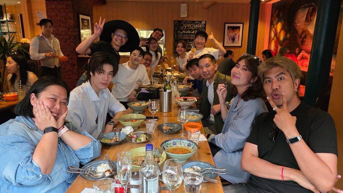 _ppspace's tweet photo. #GalaxyxPhuwin 
#phuwintang @phuwintang 
.
slurpthaiuk
A big thank you to the Samsung Thailand team for dining with us. We were truly honoured to welcome the entire team to our restaurant.

Nothing brings us more happiness than seeing people enjoy our food and create wonderful memories together. We hope to welcome you back again soon! ❤️🇹🇭
