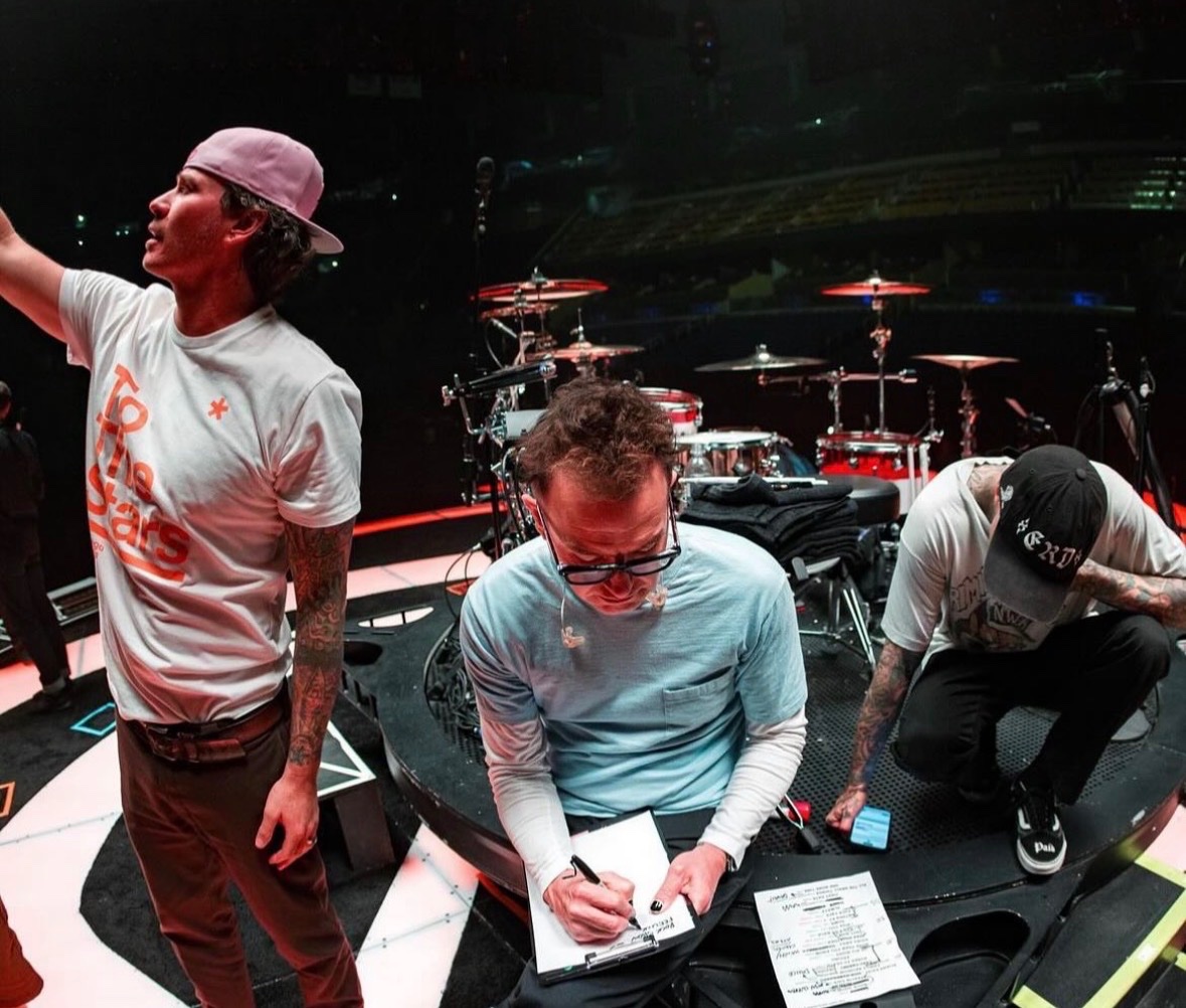 adoretheblink's tweet photo. I hope blink 182 writes some new music this year for next year https://t.co/qBTparePZa