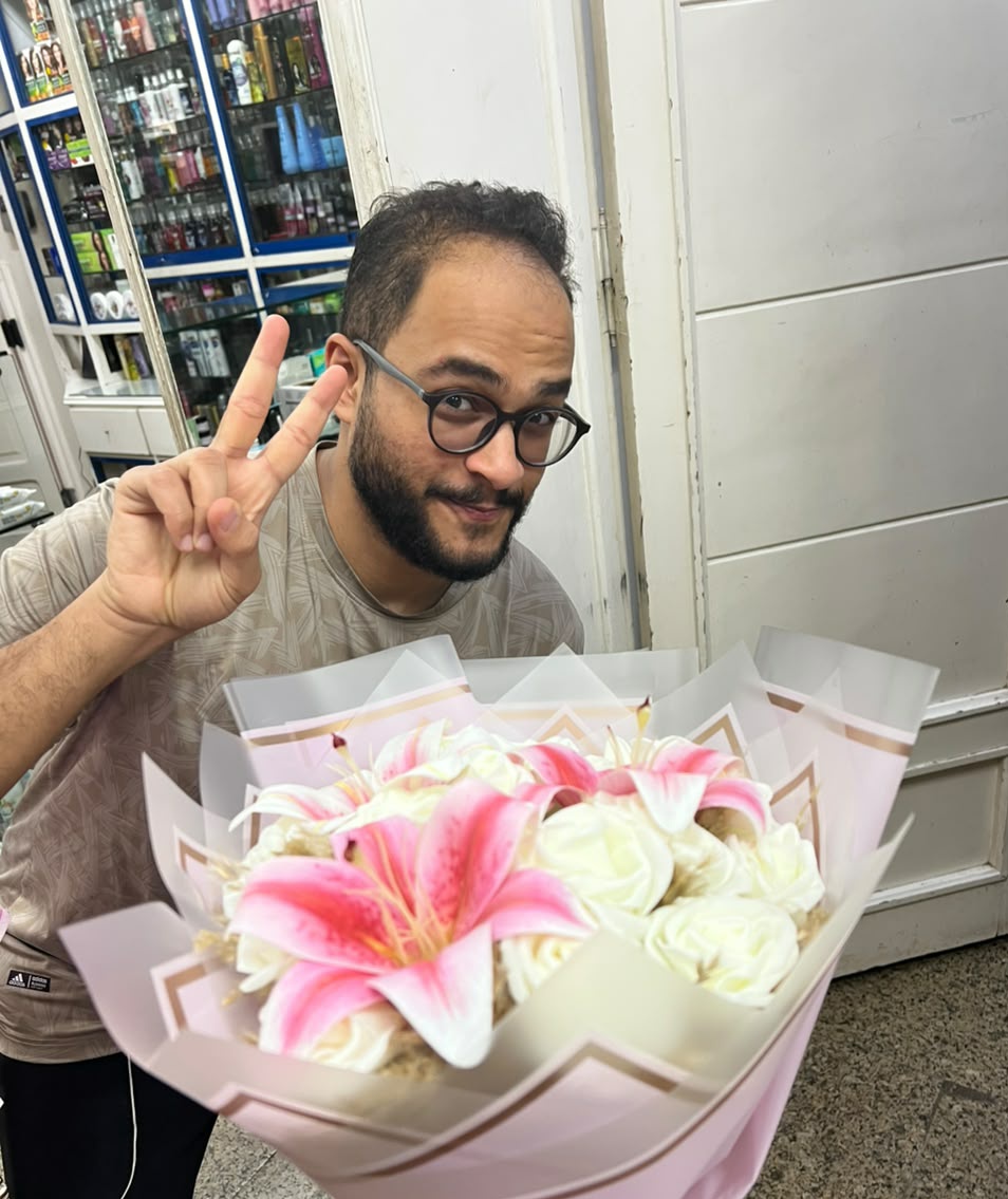 Boramoz's tweet photo. مساء الخير ممكن اعمل مرتجع للبكا واخد البوكيه تاني ؟ https://t.co/QpTcELR9am