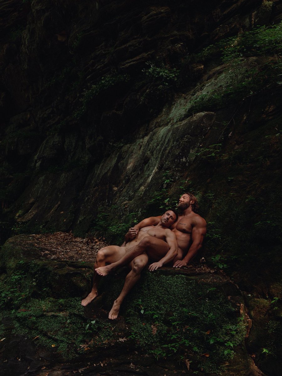 lashley_billy's tweet photo. Biblical Adam and Steve enjoying the beautiful Garden of Eden 
-@mascwonder circa 8 Days into creation https://t.co/RuRR3dHLY4