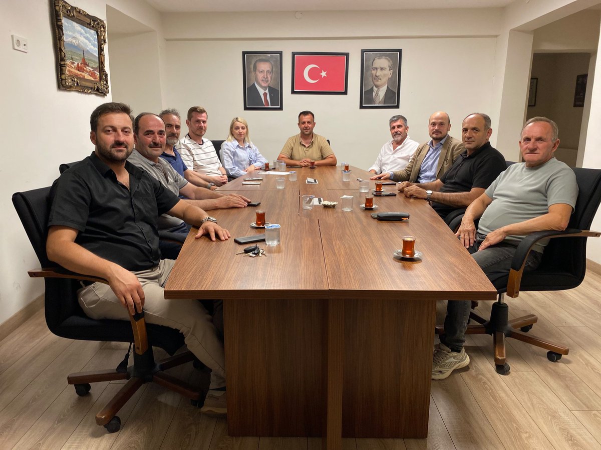 39ALKAN's tweet photo. İl Başkanımız Sayın Yunus Ercan Dagtaş Başkanlığında haftalık İlçe Başkanları toplantısını gerçekleştirdik.

Ahmet Büyükgümüş 
Haydar Ali Yıldız 
Ali Sevinç 
Yunus Ercan Dağtaş https://t.co/REHrDtmCI5
