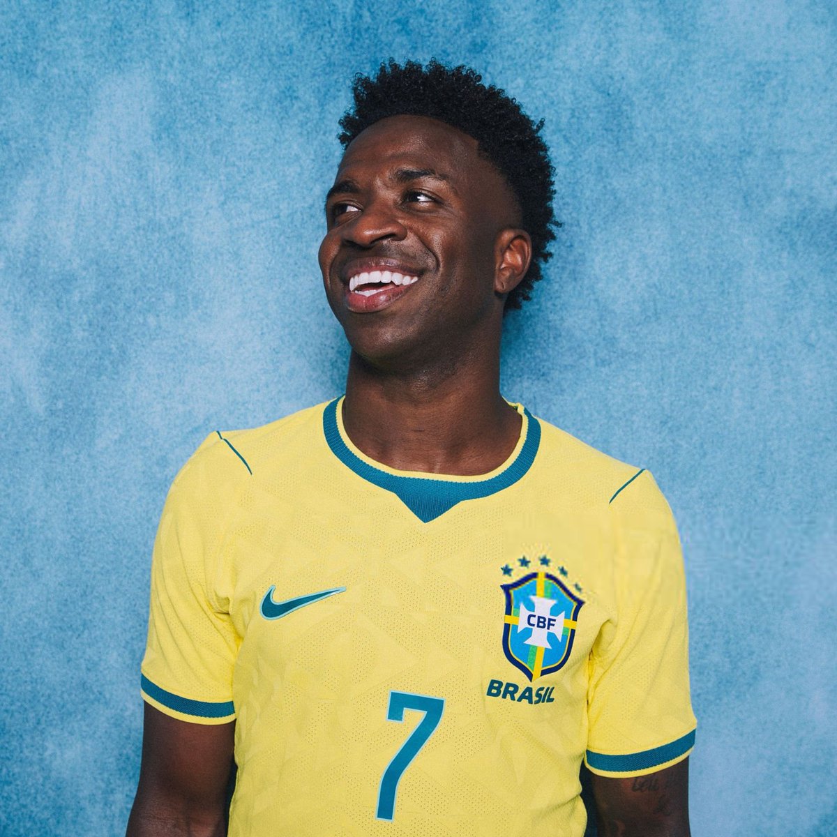 GoalCrestX's tweet photo. 🚨🤍 JUST IN: Real Madrid are aware of Arsenal's interest in Vinícius Jr.

Arsenal are preparing their first official offer. 👀

#RealMadrid #Arsenal #ViniciusJr #TransferNews #GoalCrest https://t.co/vGliC0myVw