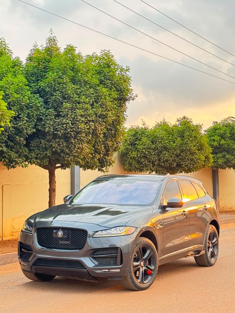 fourthspeedgh's tweet photo. 2017 Jaguar F-PACE S
Panoramic Roof • 360° Camera
Touch Infotainment • Apple CarPlay • Android Auto
Performance Exhaust with Pops🔥
Sporty performance • Supercharged excitement • Luxury SUV presence

Price:¢600,000ghc negotiable

Location: Accra, Ghana 🇬🇭 
#automobile https://t.co/MhTprUOzd2
