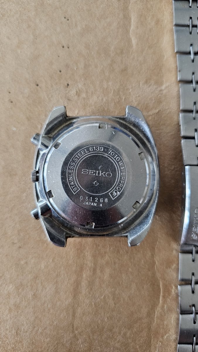 WatchPatrolRF's tweet photo. 🦑 Grandfather Tuna with that military dial—pure tool watch attitude. Bracelet is the hard-to-find original. Needs some TLC, but the bones are all here. #Seiko #Tuna #VintageWatch #thesharkman
🔥 $440 at https://t.co/FSPwUriPfh https://t.co/HCEle0WVBg