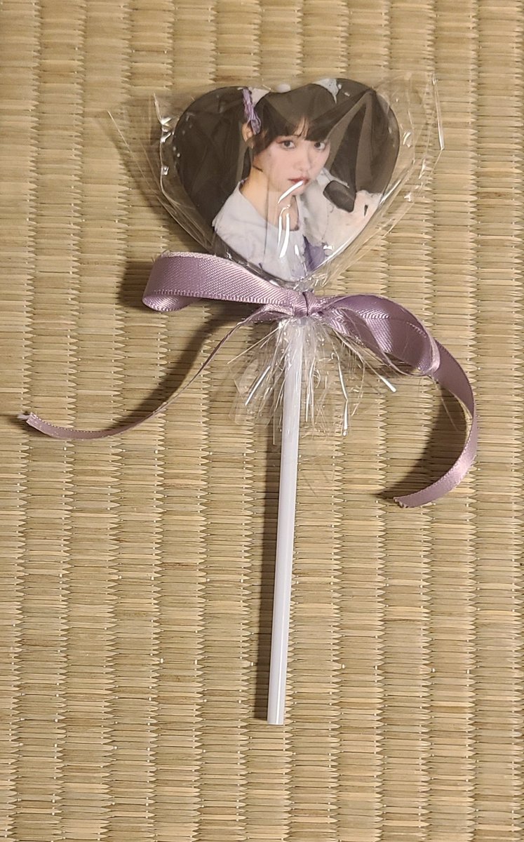 U4258's tweet photo. 日曜日のニジフリで初めて買った

アクスタ
缶バッジ
ポイントカード付き
後はチェキも https://t.co/3V2NxHrFEk